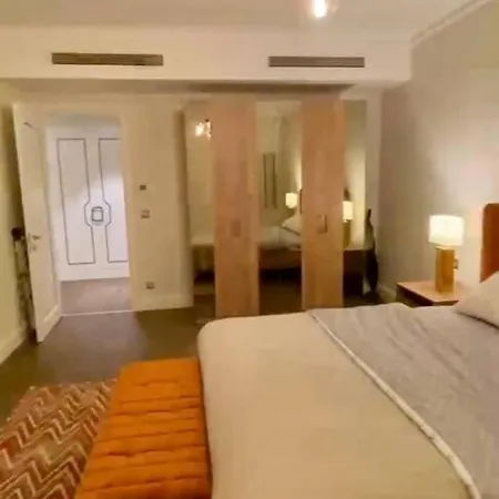 Brand New Modern Luxurious 1 Bedroom Taksim Apt Apartmán